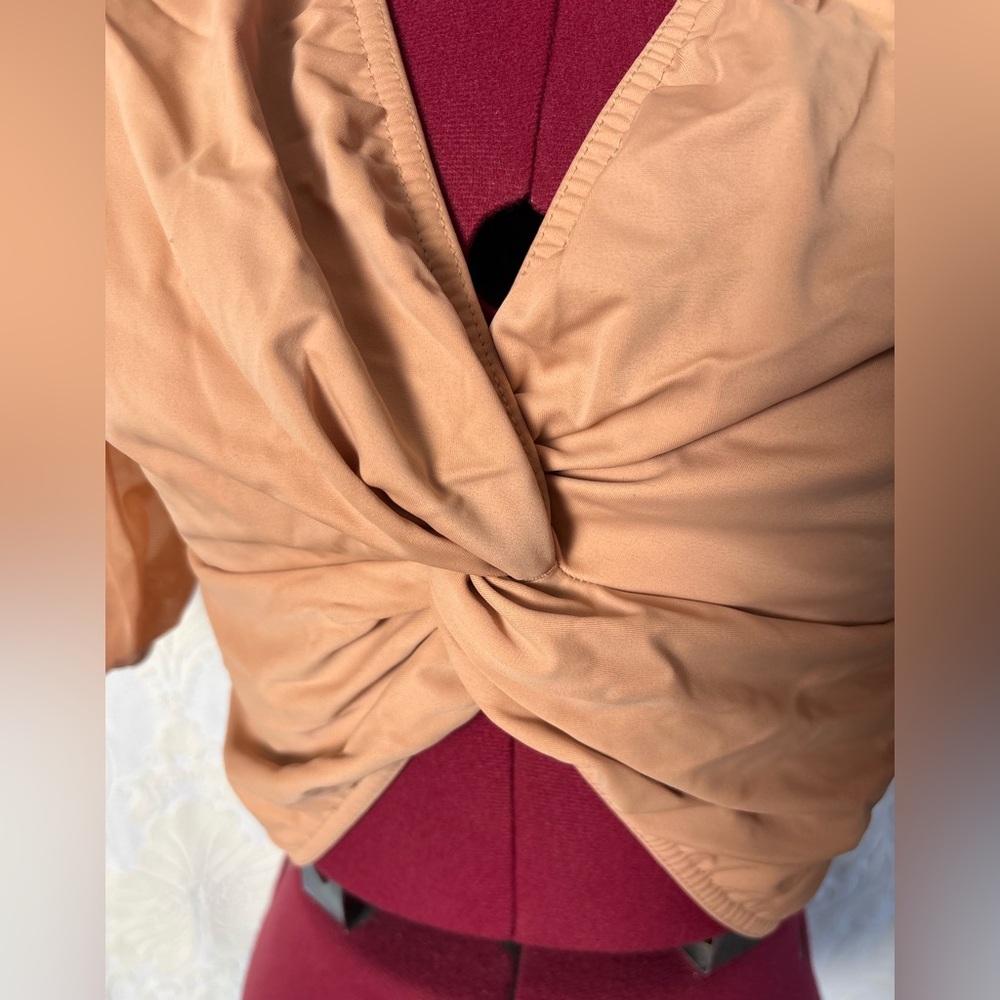 Burnt Orange Twist Top w Puff Sleeves - Picture 3 of 4